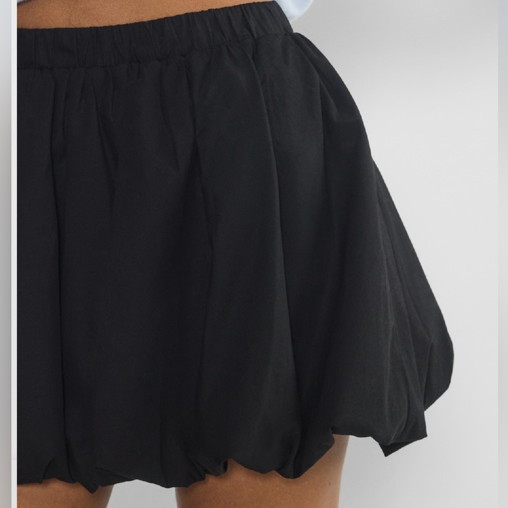 Aritzia Black Bubble Mini Skirt for Night Out